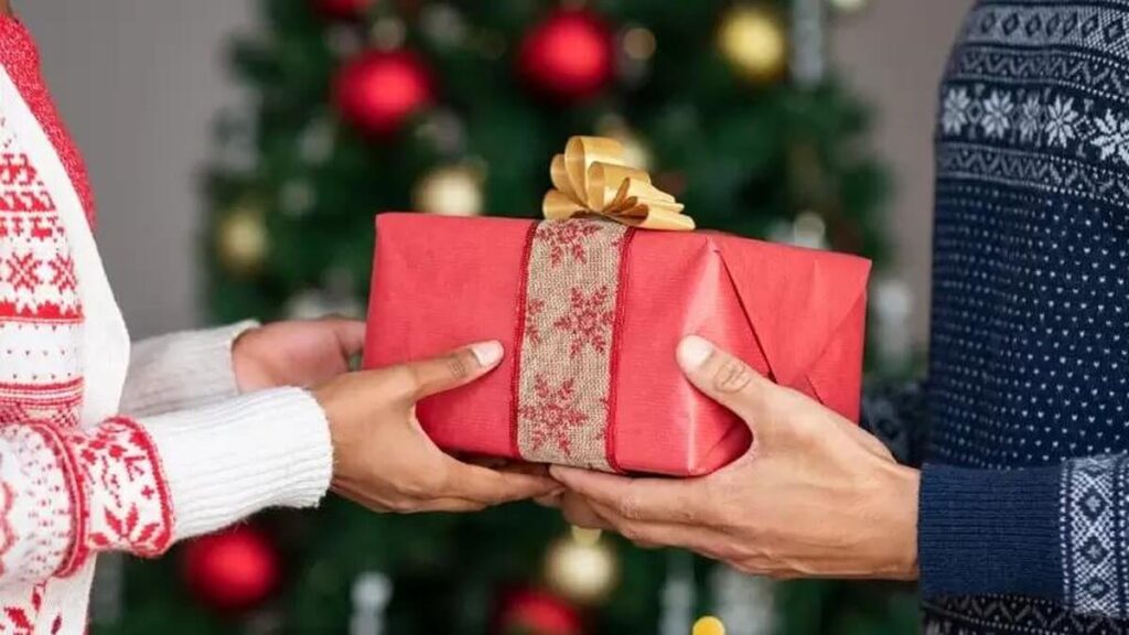 Considere a utilidade dos seus brindes personalizados de natal para clientes